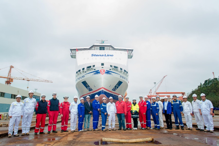 Stena Futura 2)